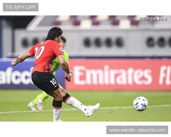 电视看英超直播：绿茵豪门对决一触即发